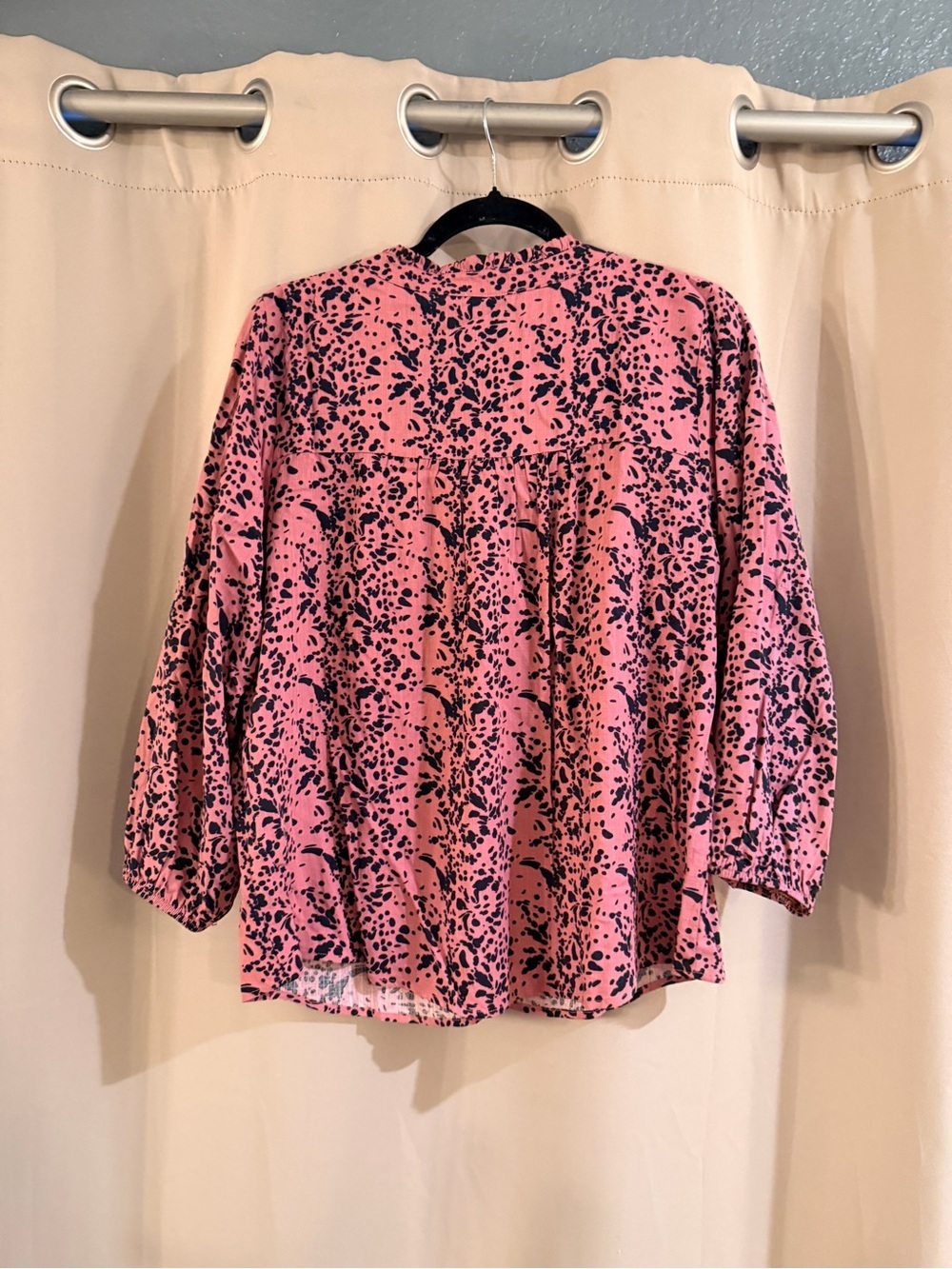 WOMEN'S NWT Westbound Pink Speckled V-Neck Blouse - Picture 2 of 7